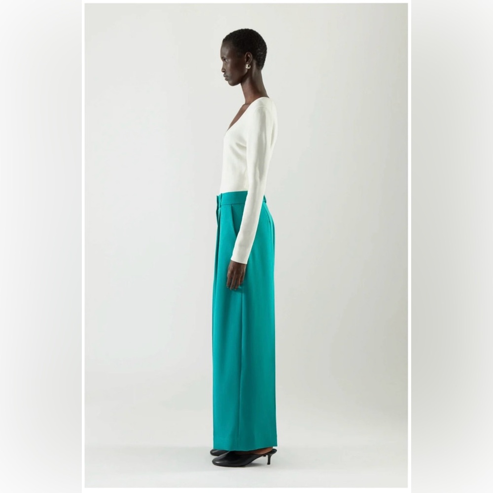 High-Waisted Wide-Leg Trousers. NWOT. Size 12.